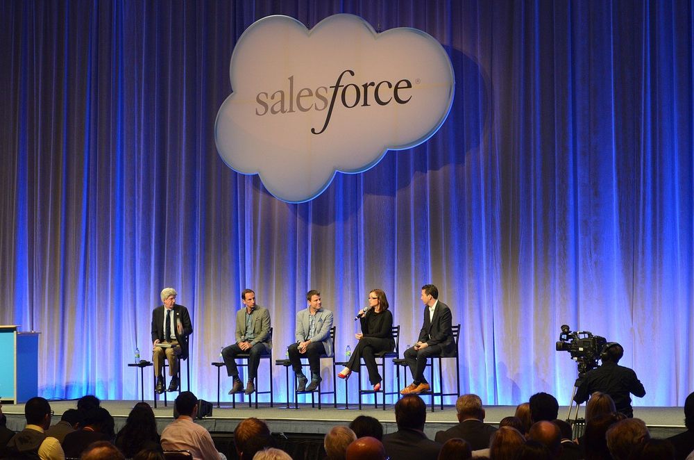 Salesforce mua lại Moonhub, một startup phát triển công cụ AI hỗ trợ tuyển dụng