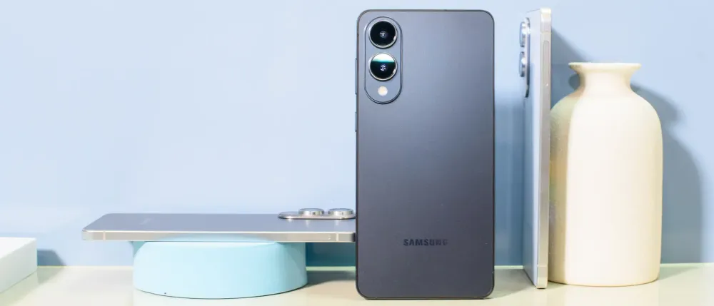 Trong quá trình trải nghiệm, tôi đã dành thời gian với Galaxy S25 Edge và đây là chiếc điện thoại dành cho những người hâm mộ Samsung thường phàn nàn về các sản phẩm điện thoại của hãng