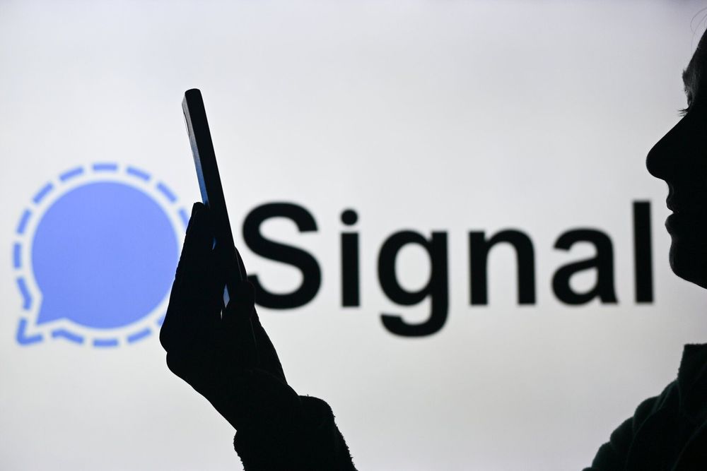 Bộ Quốc phòng Mỹ đã gửi cảnh báo về việc không nên sử dụng ứng dụng Signal ngay trước vụ việc đáng tiếc xảy ra với nhóm chat ở Yemen