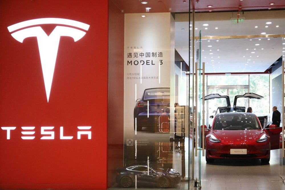 Car manufacturers selling vehicles in China are prohibited from using the term 'autonomous driving' in advertisements