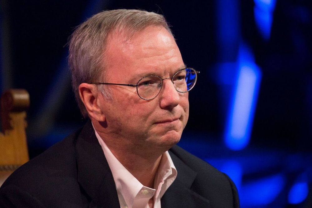 Eric Schmidt lập luận chống lại một ‘dự án Manhattan cho AGI’