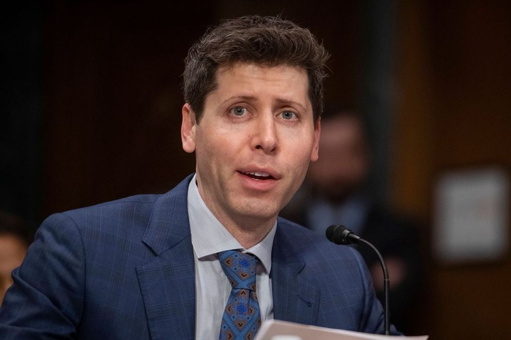 Sam Altman dự đoán AI sẽ có những 'hiểu biết mới lạ' trong năm tới