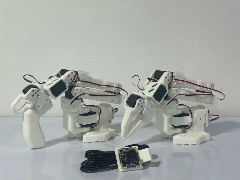 Hugging Face ra mắt cánh tay robot in 3D với mức giá khởi điểm từ 100 đô la