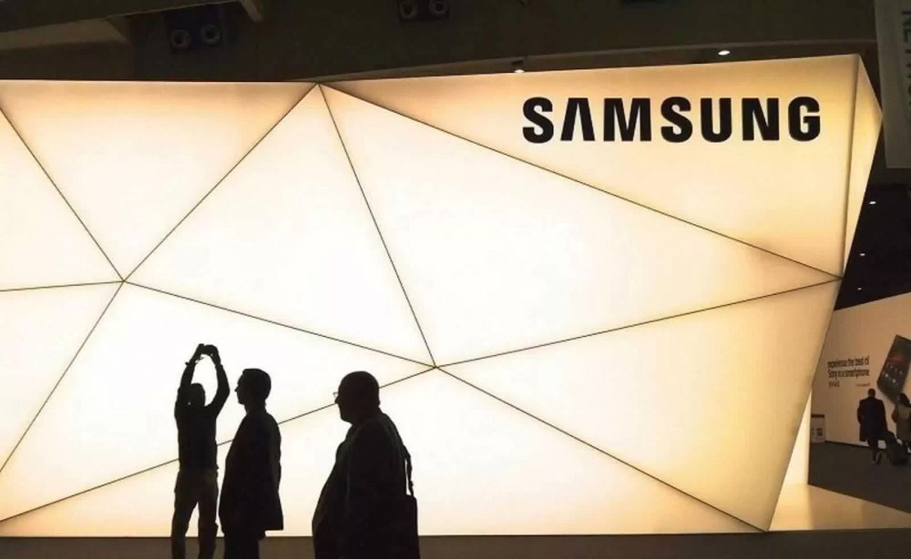 Samsung CEO warns of "do-or-die" situation, urges investment over short-term profits