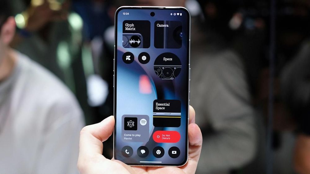 Trải nghiệm Nothing Phone 3: Màn hình chấm ma trận nhỏ, thú vị trên chiếc điện thoại đắt nhất của công ty